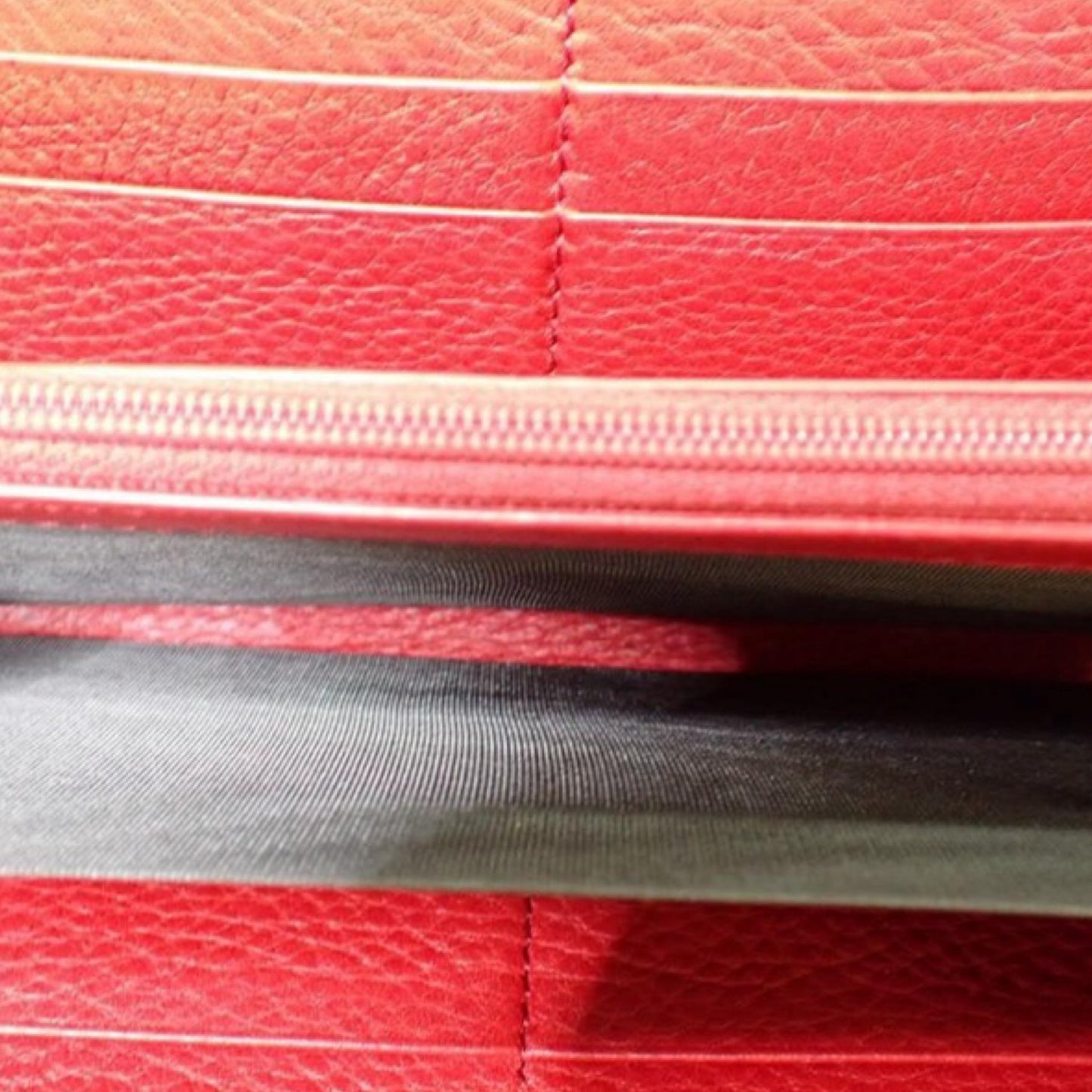 Pre-Owned Gucci Soho Leather Long Zip Wallet - G1310