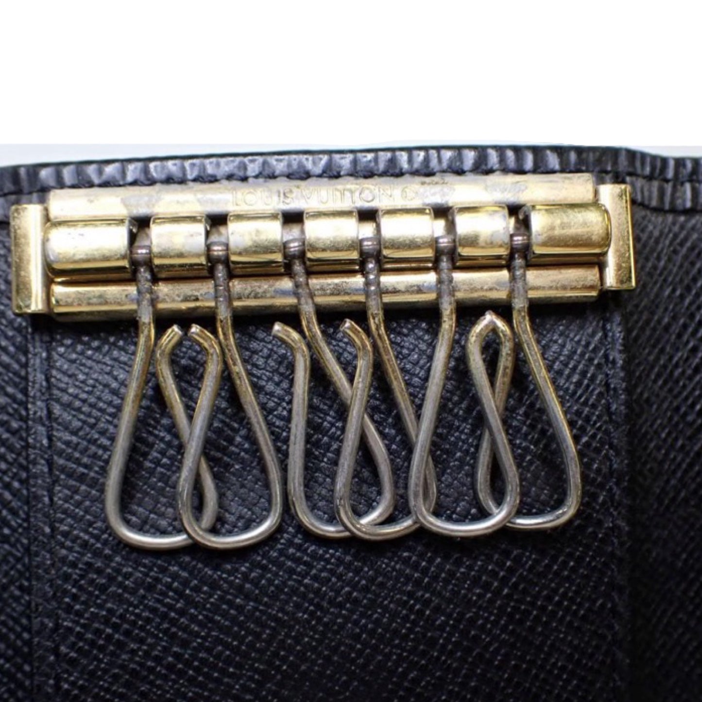 Pre-Owned Louis Vuitton Multicle 6 Key Case Black Epi Leather - LV2138
