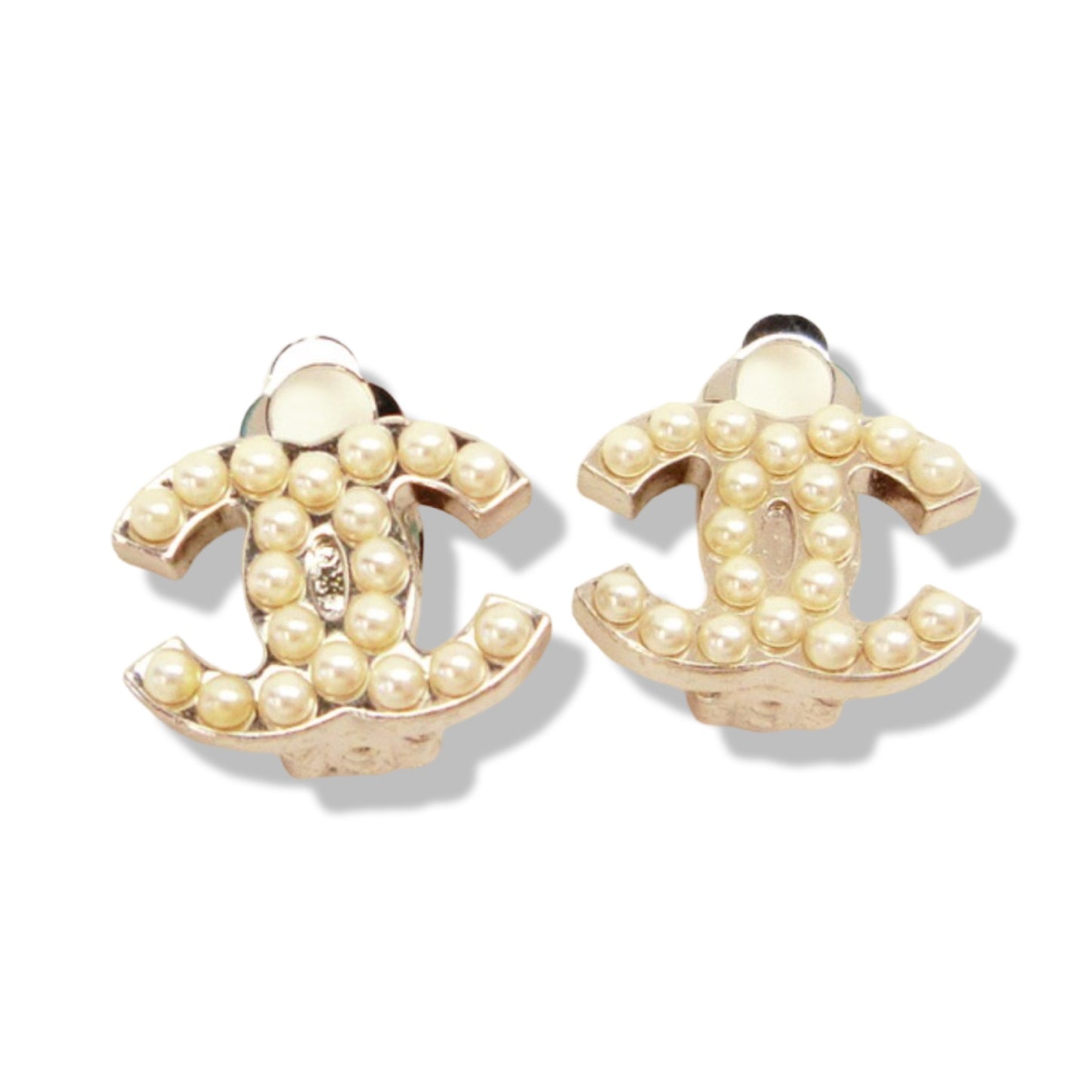 **Broken need repair**Pre-Owned Chanel Clip On Earrings Coco Mark Pearl Studs