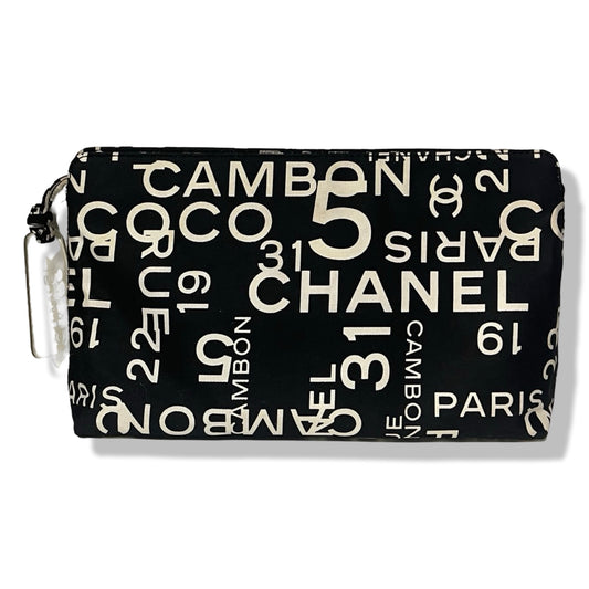 Pre-Owned Chanel Black and White Canvas Clutch Pochette