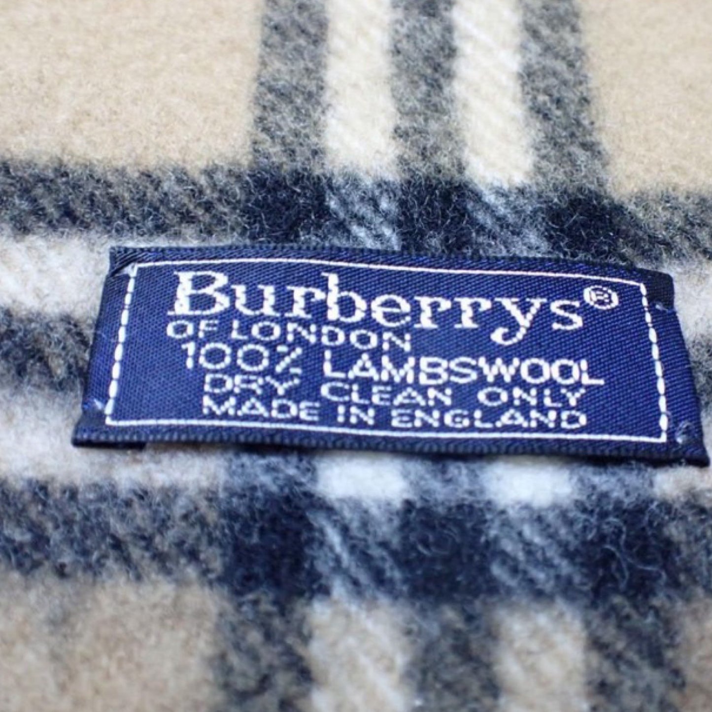 Pre-Owned Burberry House Check Classic Lambswool Scarf - BB1068