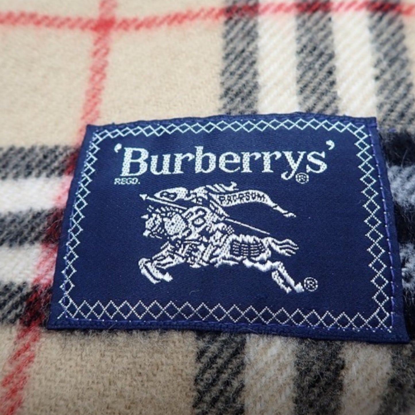 Pre-Owned Burberry House Check Classic Wool Scarf - BB1083