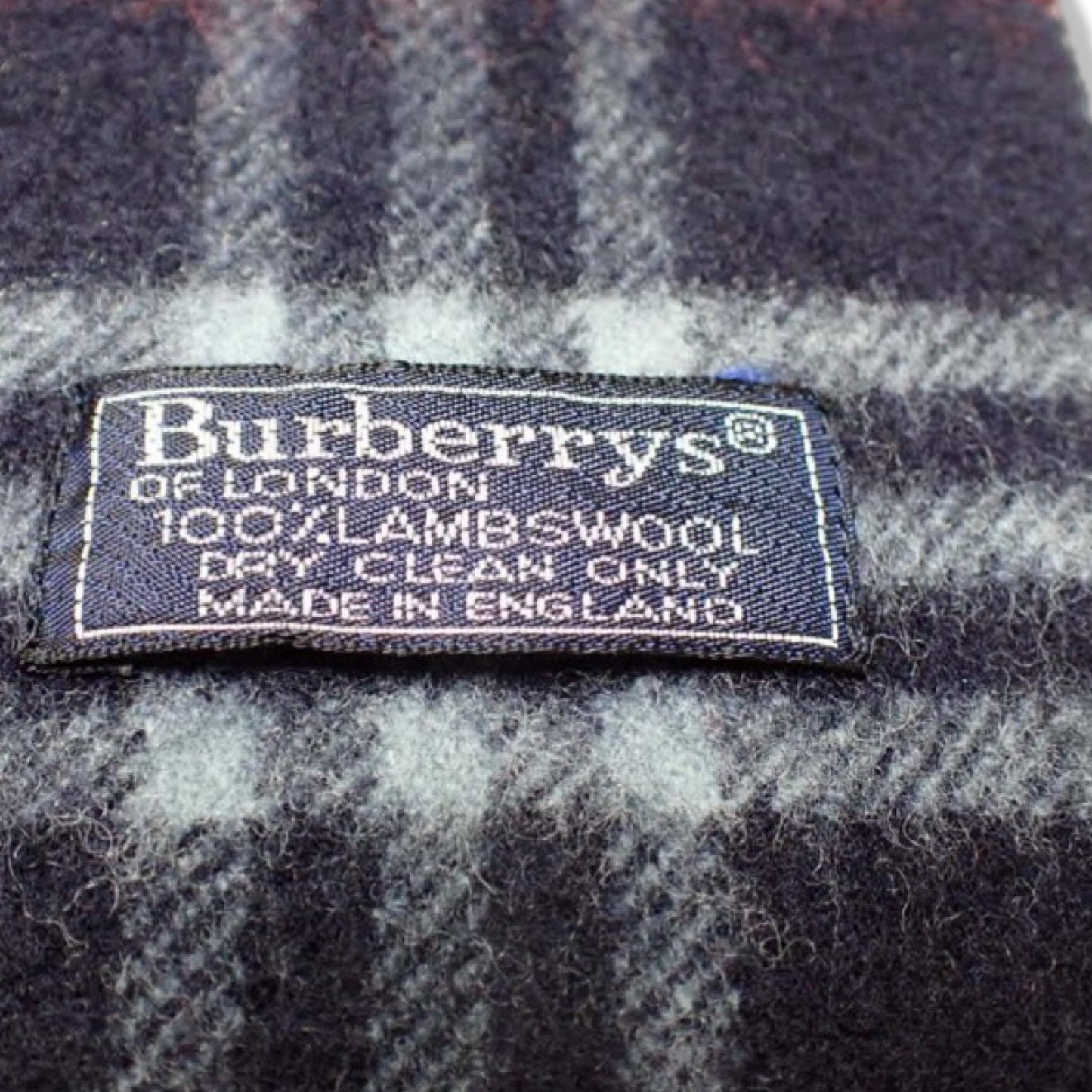 Pre-Owned Burberry House Check Classic Lambswool Scarf - BB1069