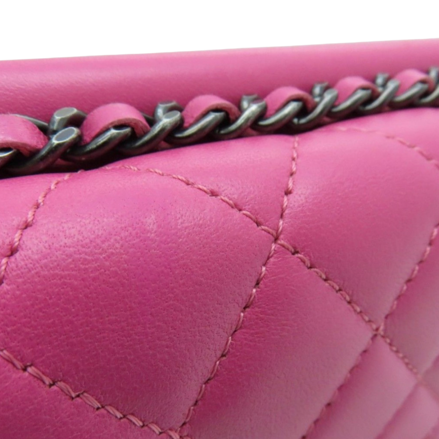 Pre-Owned Chanel Pink Lambskin Chain Shoulder Bag